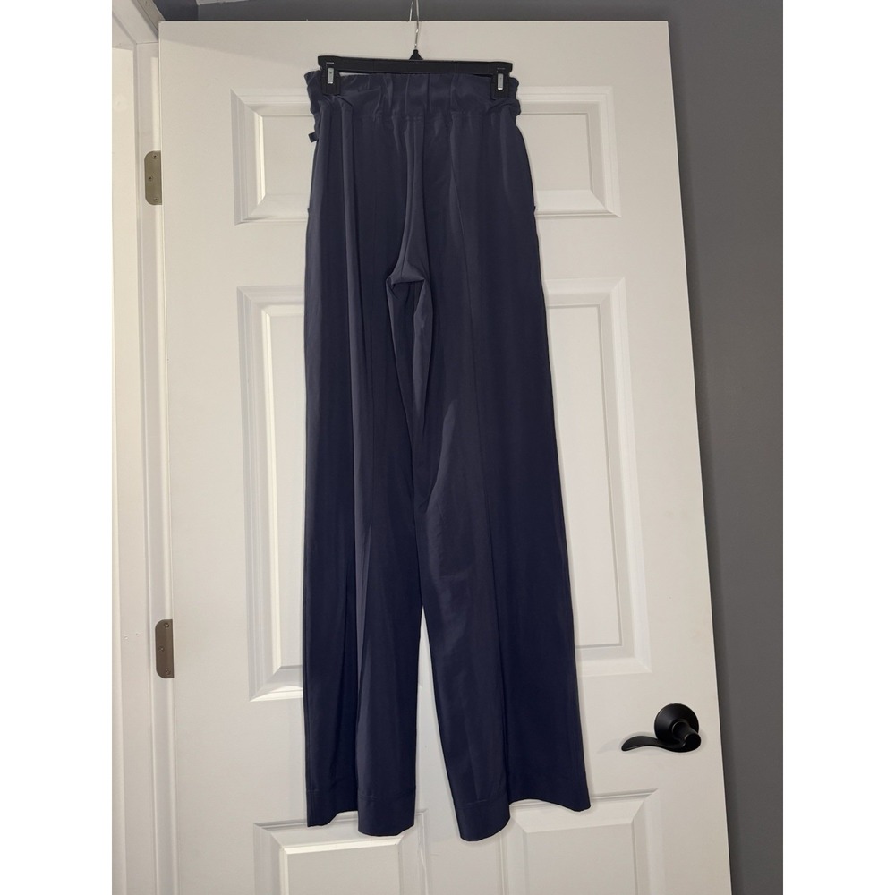 Lululemon Noir Wide Leg Pants W Attached Belt Size 4 Navy - Picture 2 of 2